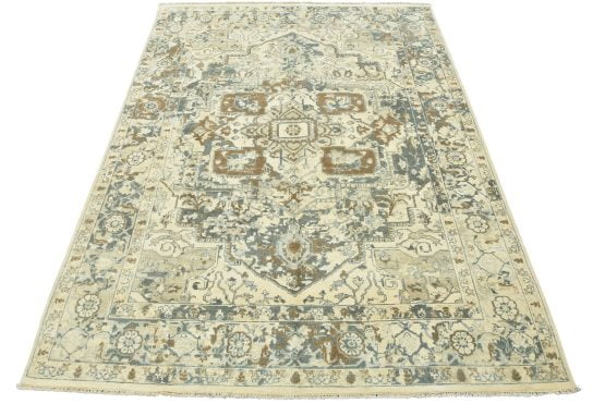 Heriz Rug 7'11'' x 10'3'' Ivory Wool Modern Hand-Knotted Oriental Carpet