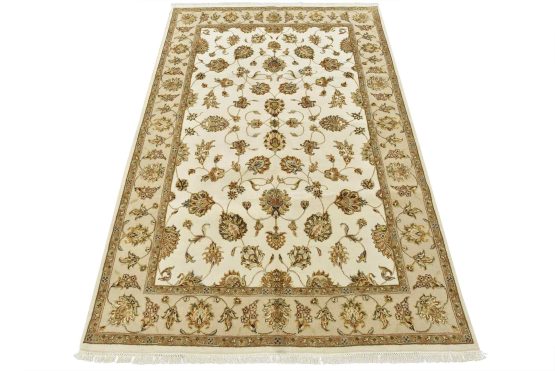 Agra Rug 6'2'' x 9'6'' Cream Wool/Silk Traditional Hand-Knotted Oriental Carpet