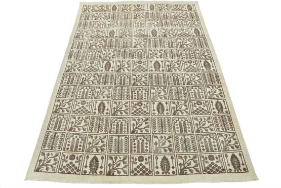 Bakhtiari Rug 6'9'' x 8'10'' Ivory Wool Vintage Distressed Hand-Knotted Carpet