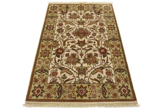 Agra Rug 4'1'' x 6'1'' Cream Wool Traditional Hand-Knotted Oriental Carpet