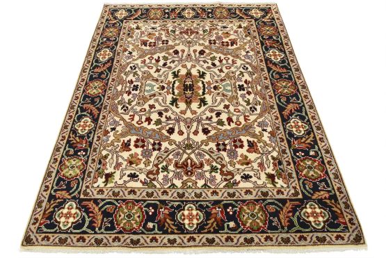 Heriz Rug 8' x 10'2'' Ivory Wool Traditional Hand-Knotted Oriental Carpet