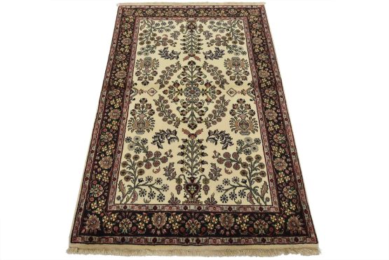 Fine Sarouk Rug 4' x 6'1'' Ivory Wool Traditional Hand-Knotted Oriental Carpet