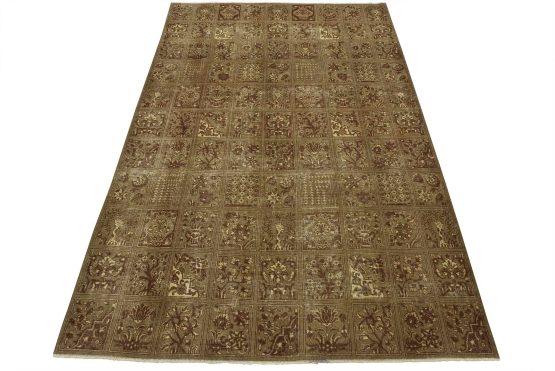 Bakhtiari Rug 7'1'' x 9'11'' Brown Wool Vintage Distressed Hand-Knotted Carpet