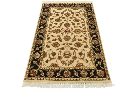 Agra Rug 4'1'' x 6'1'' Ivory Wool/Silk Traditional Hand-Knotted Oriental Carpet