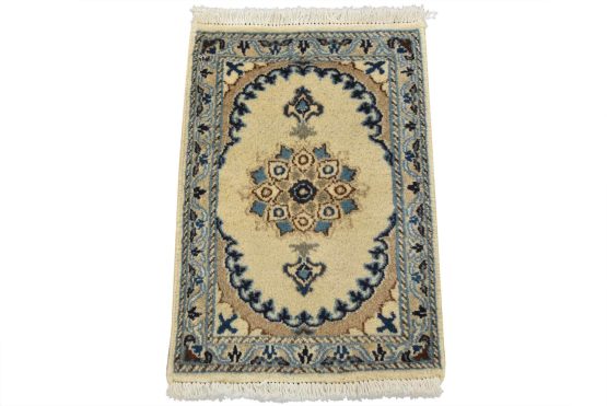 Nain Rug 1'3'' x 1'10'' Ivory Wool Vintage Traditional Hand-Knotted Carpet