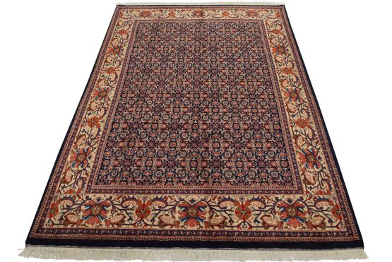 Sarouk Rug 6'5'' x 8'4'' Blue Wool Vintage Traditional Hand-Knotted Carpet