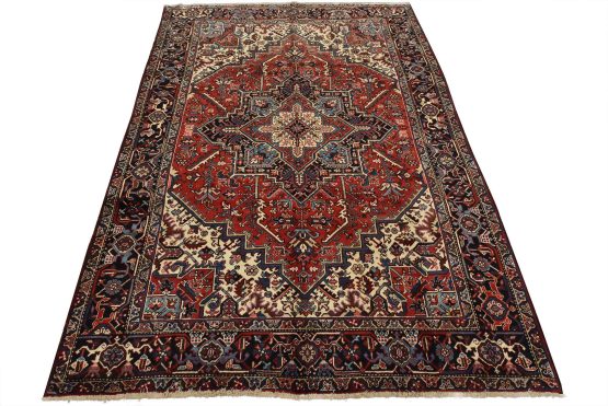 Heriz Rug 7'11'' x 11' Red Wool Vintage Traditional Hand-Knotted Carpet