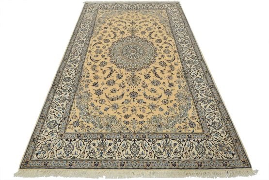 Nain Rug 6'10'' x 10'6'' Beige Wool Traditional Hand-Knotted Oriental Carpet
